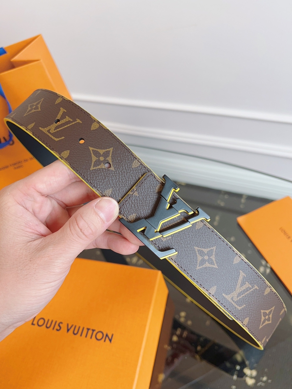 ルイヴィトンベルト正面デザイン